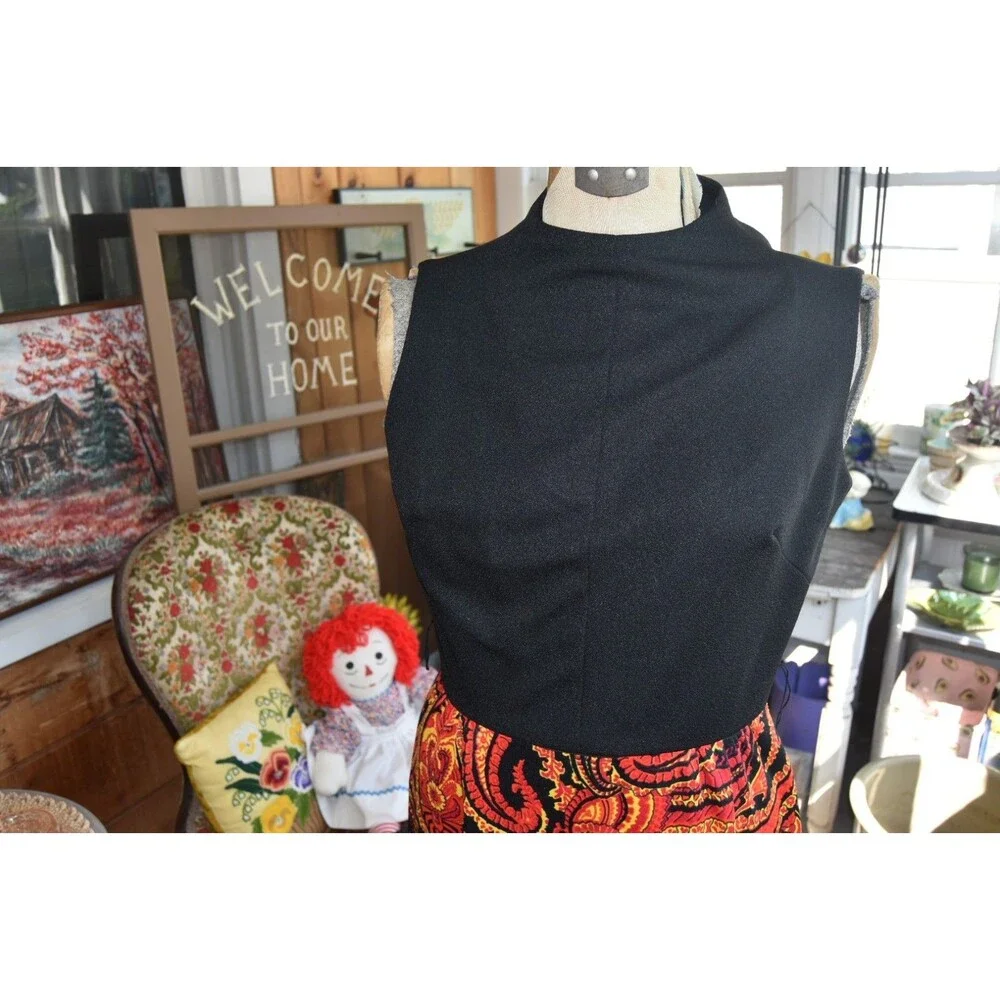 Vintage 70s Maxi Hostess Dress Sleeveless Red Black Tribal Print Ruffle Hem Med